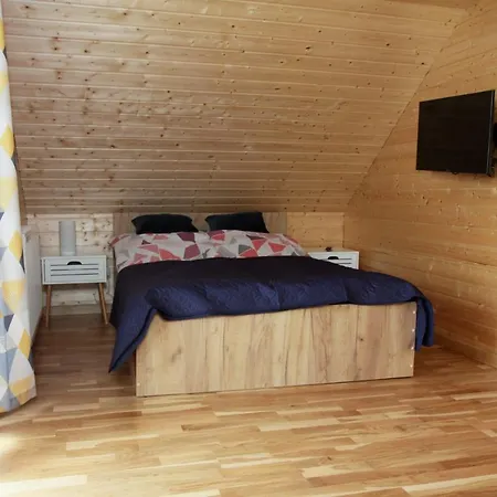 Nad Stawem * Kobylasz